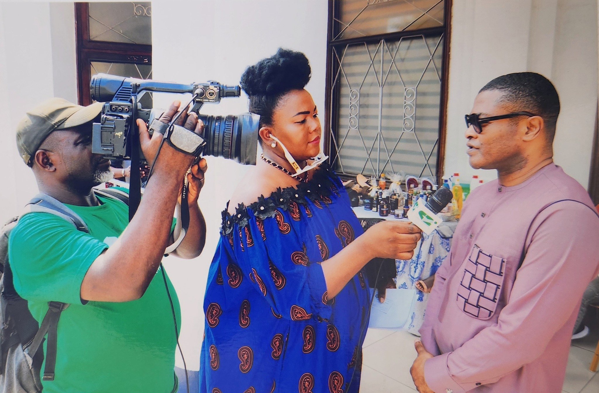 Forum participants in discussion